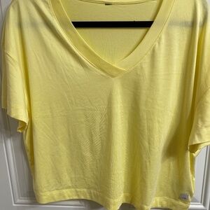 VUORI - ENERGY V-NECK TEE - ***SOLD OUT COLOR (Sz. L)